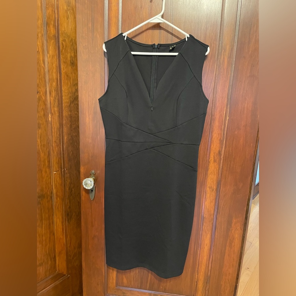 Chic Black Sleeveless Midi Dress